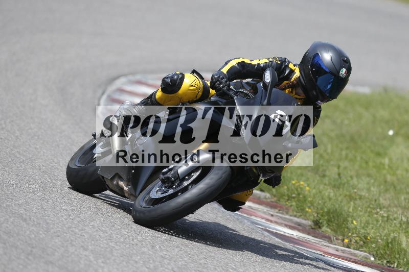 /27 12.06.2025 Ducati Schweiz Trackday Warmup  ADR/blau-bleu/21